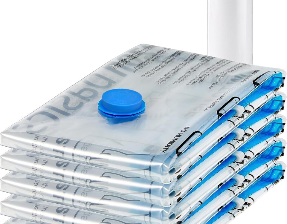 Pack de 5 bolsas de vacío Amazon Basics transparentes de 80x60 cm con bomba manual y válvula