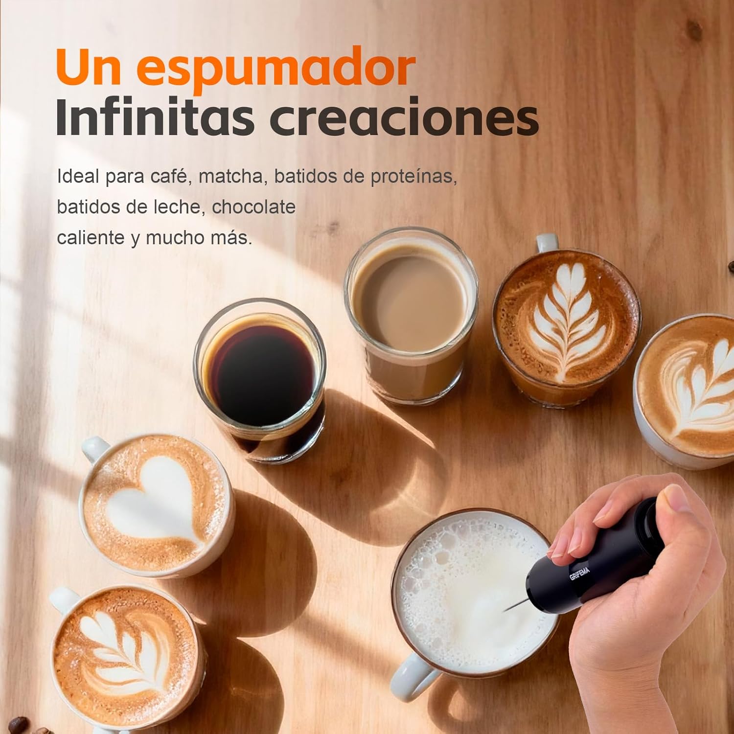Cafés con espuma, latte art, matcha y chocolate preparados con el espumador de leche GRIFEMA