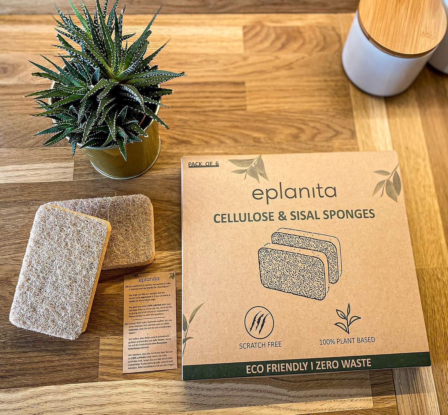 Esponjas eplanita de celulosa y sisal sobre una encimera de cocina